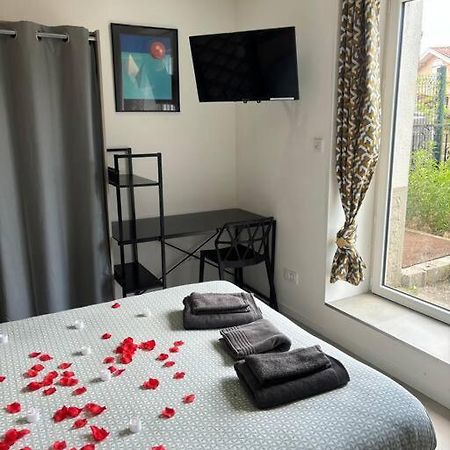 Mozart Cosy Love Room Chasse-sur-Rhône Extérieur photo