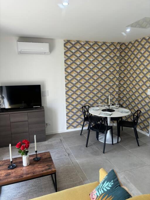 Mozart Cosy Love Room Chasse-sur-Rhône Extérieur photo