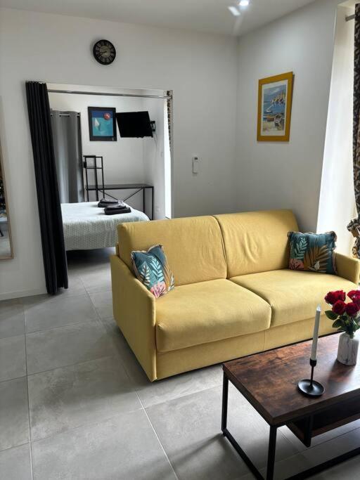 Mozart Cosy Love Room Chasse-sur-Rhône Extérieur photo