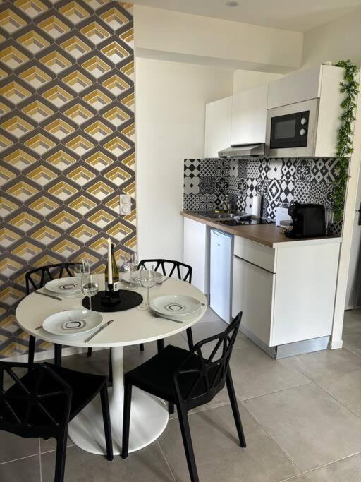 Mozart Cosy Love Room Chasse-sur-Rhône Extérieur photo