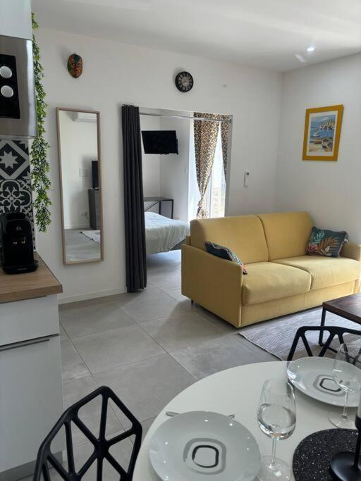 Mozart Cosy Love Room Chasse-sur-Rhône Extérieur photo