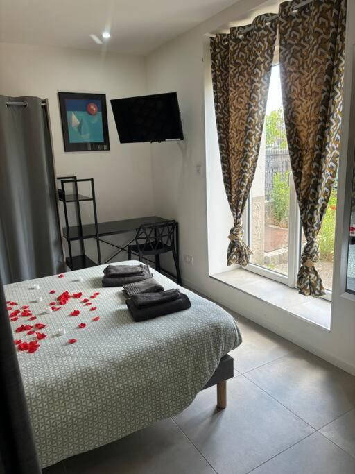 Mozart Cosy Love Room Chasse-sur-Rhône Extérieur photo